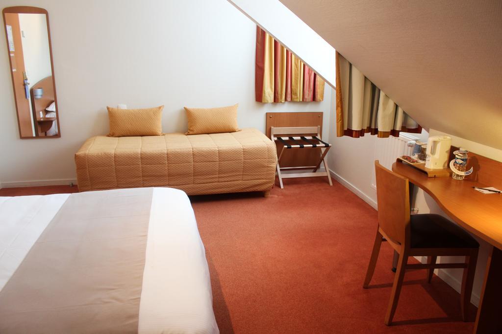 Kyriad Rennes Nord Hotel Экстерьер фото
