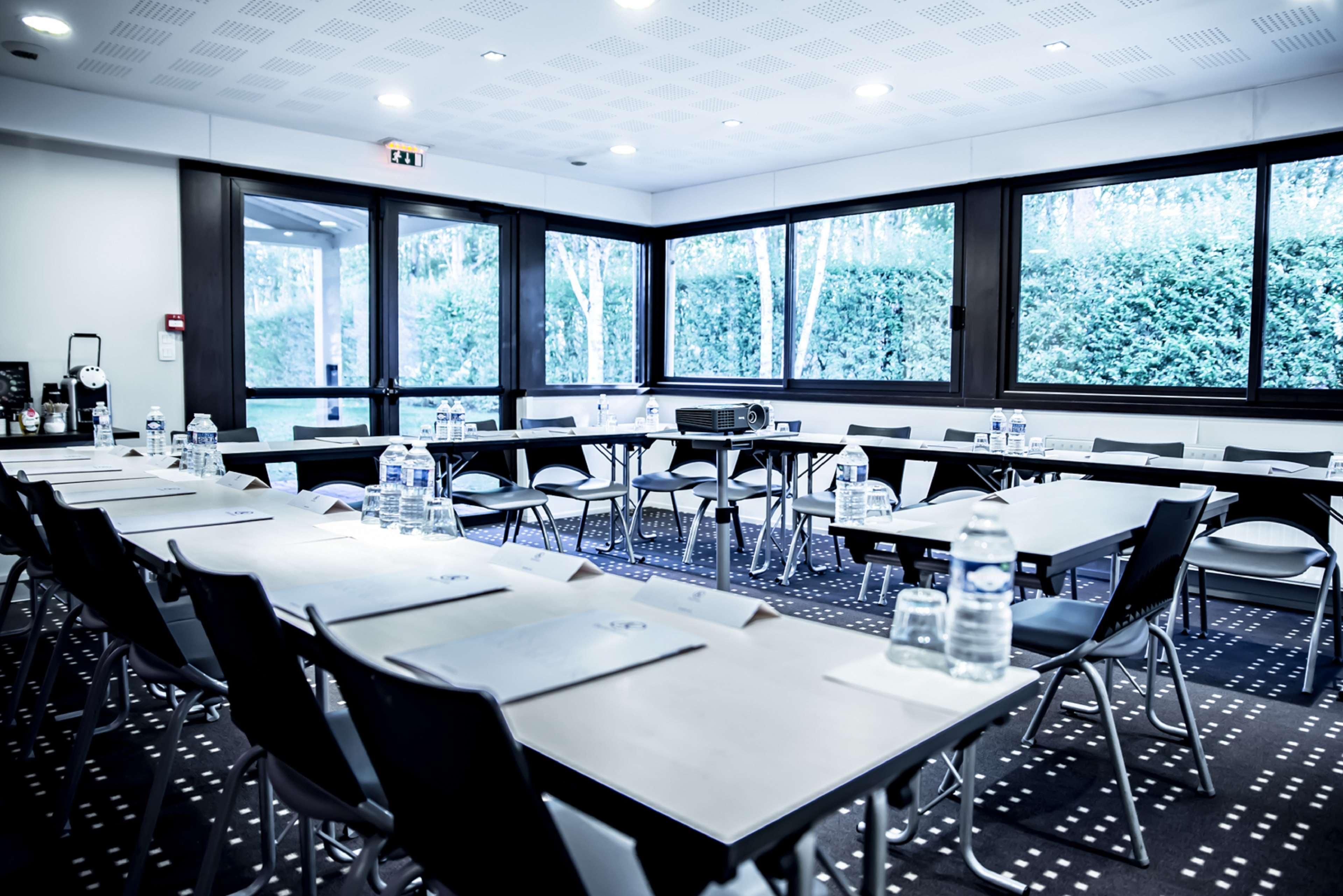 Kyriad Rennes Nord Hotel Экстерьер фото